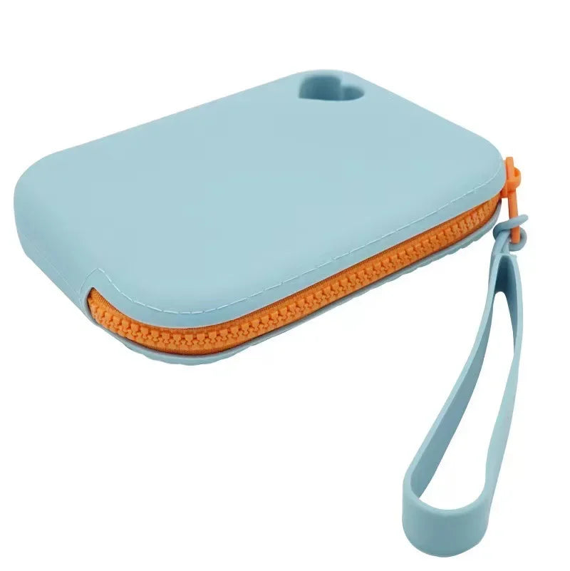 Portable Silicone Dog Treat Pouch – Leak-Proof Training Bag